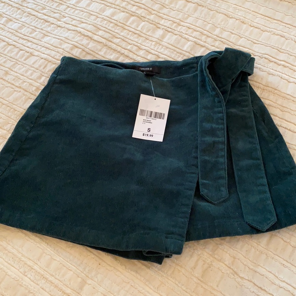 NWT Forever 21 Hunter Green Corduroy Skort S